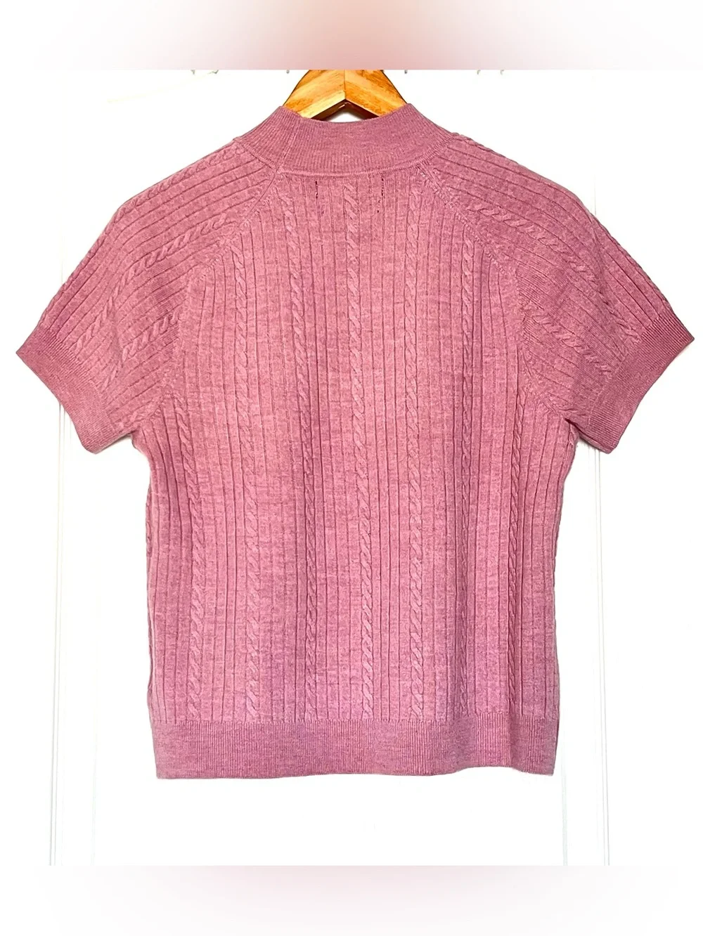 Tahari 100% Merino Wool Cable Knit Mock Neck Sweater Size M Romantic Coquette - Picture 10 of 10